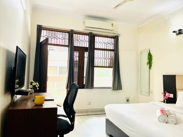 South Delhi vacation rentals with service apartments offer a comfortable and reasonably priced location to stay.